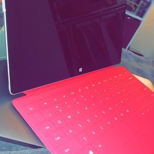 Microsoft surface tablet w/ charger